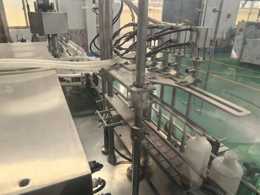 Καλή τιμή. Μηχανή πλήρωσης και κάλυψης φιαλιδίων με 5-50 ml πολυουρεθάνη με υψηλή ακρίβεια, ανθεκτική στη διάβρωση και έτοιμη για CIP για τη χημική βιομηχανία σε απευθείας σύνδεση